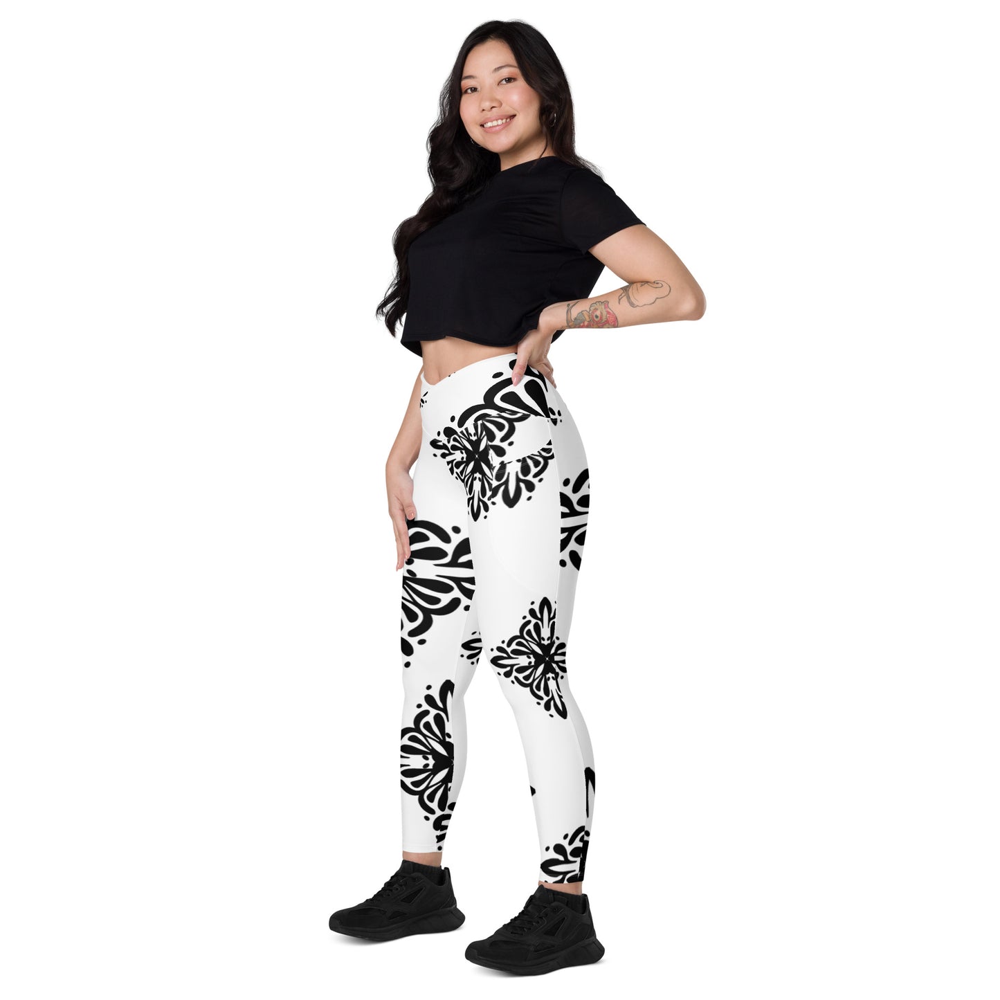 Cute black and white Crossover leggings with pockets