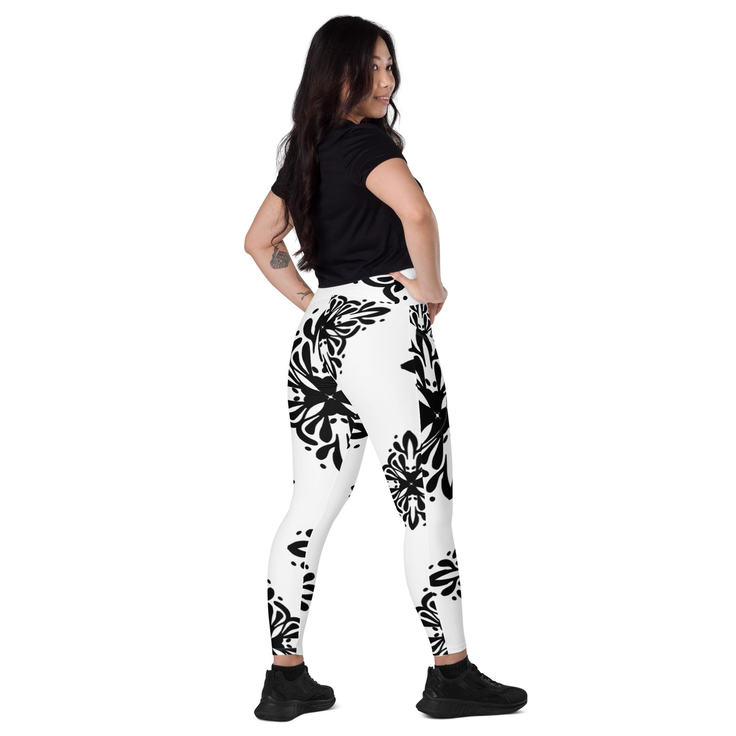 Cute black and white Crossover leggings with pockets